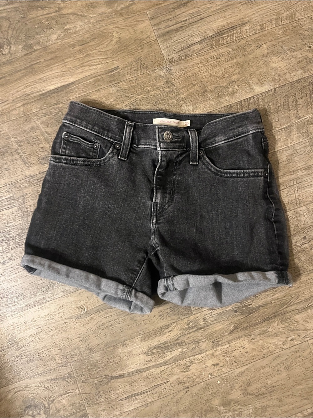 Black Levi’s shorts